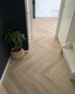 Dryabck vinyl herringbone